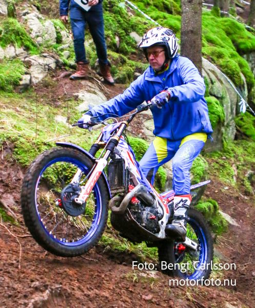 Preload previous image